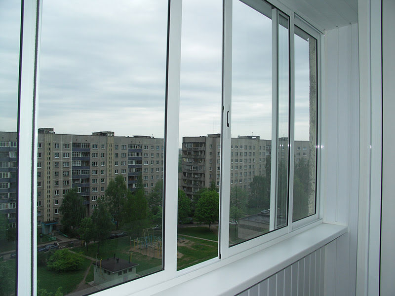 Раздвижные окна на балкон под ключ